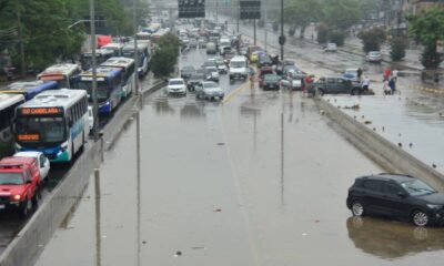Trânsito travado no Rio após chuvas recordes gera alerta: especialistas explicam o fenômeno que transformou vias em rios e bloqueou acessos