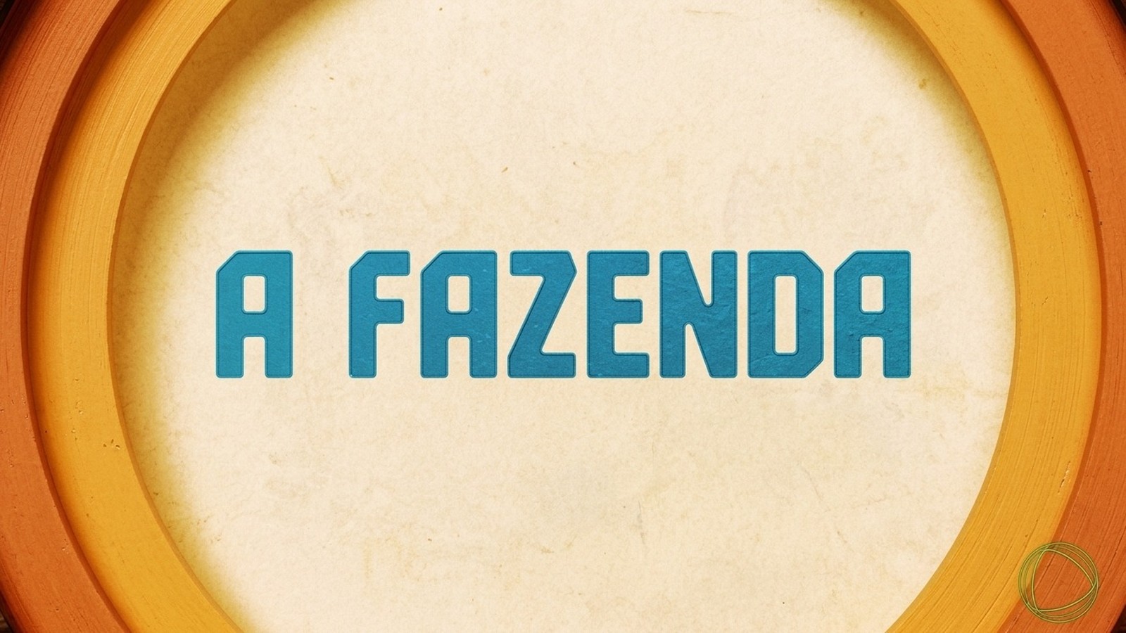 Logotipo azul de A Fazenda com letras texturizadas, centralizado em círculo bege com borda laranja