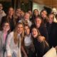 Anitta, Angélica, Luciano Huck, Xuxa e mais famosos sorriem em foto de grupo