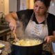 Os cozinheiros concordam: para o purê de batata ficar mais cremoso, o segredo não é mais leite, são 2 colheres de sopa de manteiga na hora certa