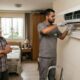 Aposentado compra ar-condicionado de R$ 3 mil parcelado em 12 vezes para enfrentar o calor e, no quinto mês, o aparelho para de gelar enquanto ainda faltam 7 parcelas