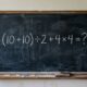 A maioria começa pela parte errada: (10 + 10) ÷ 2 + 4 × 4