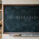 A maioria começa pela parte errada: (40 – 30) ÷ 5 + 3 × 3