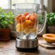 Mamão e laranja no liquidificador: para que serve a combinação e por que tanta gente toma no café da manhã