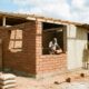 Quanto custa fazer uma casa de 48 m² com tijolo ecológico e qual a diferença no orçamento final