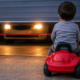 Morador troca o portão da garagem por um modelo automático e descobre qual sistema de segurança evita que ele feche sobre pessoas