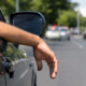 Um hábito aparentemente inofensivo dentro do carro pode gerar multa de R$ 130 e 4 pontos na CNH