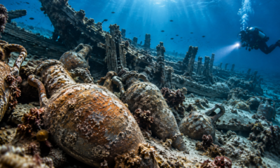 Naufrágio de mais de 2.000 anos é encontrado no mar e centenas de ânforas preservadas revelam um detalhe surpreendente do comércio antigo