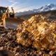 Ele estava apenas movimentando toneladas de terra com um buldozer quando uma pedra chamou sua atenção e revelou mais de 9 quilos de ouro