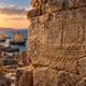 Templo construído há 3.000 anos guardava 23 navios escondidos nas pedras que arqueólogos só conseguiram enxergar décadas depois