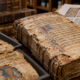 17 manuscritos medievais com até 800 anos estavam escondidos à vista de todos e sobreviveram por séculos após serem reciclados como capas de livros