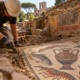 Uma obra no parque Villa Celimontana revelou oito salas com afrescos e mosaicos do século II, além de pistas sobre um possível quartel dos vigiles romanos