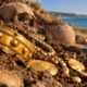 Câmara funerária encontrada em Varna preservava ouro, ferramentas e adornos que revelam diferenças sociais entre comunidades da pré-história