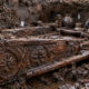Arqueólogos desenterram um estranho leito de sepultamento romano em Londres, preparado para "a vida após a morte" e preservado intacto por quase 2.000 anos