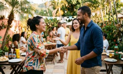 A psicologia sugere que sorrir automaticamente ao cumprimentar alguém pode não significar que você está feliz, mas funcionar como um sinal social de aproximação