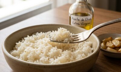 Adicionar uma colher de azeite no cozimento do arroz: para que serve e quando fazer