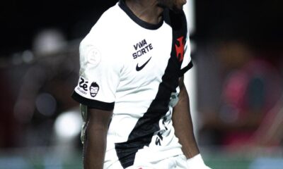 Vasco vence o Vitória no Barradão e avança às semifinais da Copa do Brasil