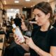 O shampoo de R$ 25 da farmácia que cabeleireiros usam no lugar de marca profissional