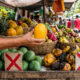 Adeus frutas verdes ou passadas: o guia simples de toque, peso e perfume para escolher frutas maduras e doces na feira sem errar