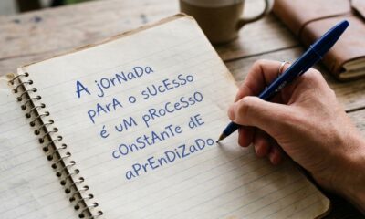 O que a grafologia diz sobre pessoas que misturam letras maiúsculas e minúsculas ao escrever?