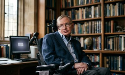 Stephen Hawking, cientista, sobre a criatividade: “As pessoas tranquilas e silenciosas são aquelas que têm as mentes mais fortes e barulhentas.”