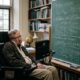 Stephen Hawking, físico teórico e cosmólogo: “As pessoas quietas e silenciosas são as que têm as mentes mais fortes e eloquentes” a reflexão sobre introversão e inteligência