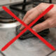 Sem arranhar o inox do fogão: a melhor forma de limpar queimadores engordurados esfregando com saponáceo cremoso e esponja macia