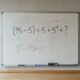 Desafio de matemática para testar sua atenção: (15 − 5) ÷ 5 + 5²