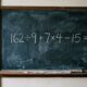 Desafio para quem não esqueceu a matemática básica: 162 ÷ 9 + 7 × 4 − 15
