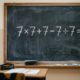 Só quem presta atenção consegue resolver 7 × 7 + 7 - 7 ÷ 7 corretamente na primeira tentativa