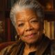 Frase de Maya Angelou sobre resiliência: "Você pode encontrar muitas derrotas, mas não deve ser derrotado." Uma mensagem sobre força interior