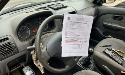Comprador descobre odômetro adulterado em carro de R$ 50 mil, prova que rodou 180 mil km e loja é condenada a devolver valor integral