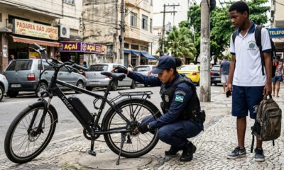Pai compra bicicleta elétrica de R$ 6 mil para o filho de 15 anos ir à escola, a Guarda recolhe o veículo na primeira semana e ele descobre o que a resolução do Contran diz sobre idade, velocidade e habilitação