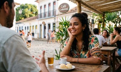 A psicologia sugere que apoiar o rosto na mão enquanto escuta alguém pode não indicar tédio, mas simplesmente reduzir o esforço de manter a postura por muito tempo