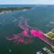 Cientistas tingiram um rio de vermelho por mais de 12 horas nos Estados Unidos, mas a explicação está em um experimento para rastrear o caminho da água tratada