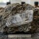 Cientistas encontram em rochas de 3,7 bilhões de anos uma assinatura química que coincide com amostras da Apollo e reforça a origem comum da Terra e da Lua