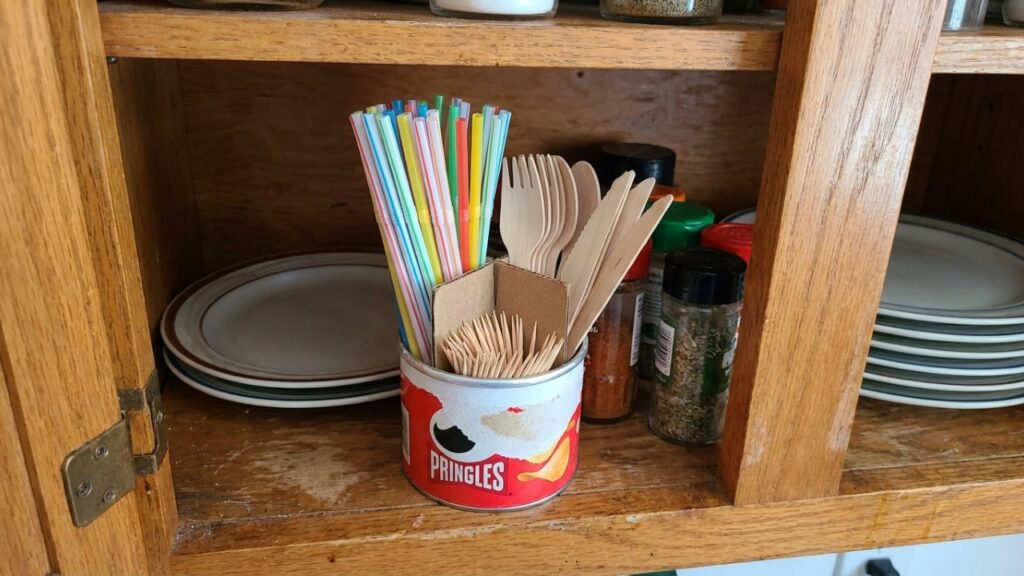 Não jogue fora o tubo de Pringles depois de comer tudo: na cozinha, ele pode ganhar uma utilidade que muita gente nunca imaginou