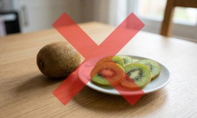 Adeus, kiwi: essa fruta de casca lisa verde e tamanho de uva se come inteira e cresce perfeitamente em trepadeiras de varanda