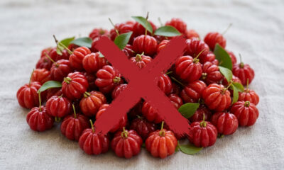 Adeus, pitanga: essa fruta nativa de cor escura nasce direto no tronco da árvore e tem uma polpa suculenta muito doce no quintal