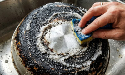 Misturar sal grosso com sabão em pasta: o abrasivo caseiro suave que limpa a panela de alumínio queimada por fora sem riscar o metal