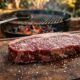 Os cozinheiros concordam: "Para o bife ficar macio, tempere só com sal grosso e deixe descansar 15 minutos antes de grelhar."