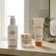 Nem creme caro, nem 10 passos: os 3 produtos que podem formar uma rotina simples para pele madura depois dos 50