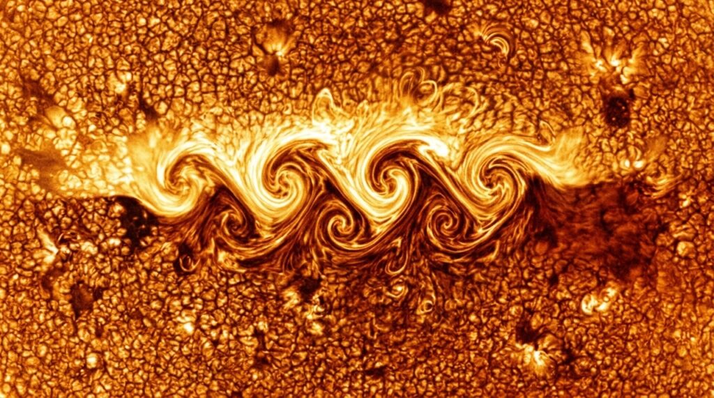 O telescópio Daniel K. Inouye registrou vórtices de plasma na fotosfera solar. Os dados revelam como a turbulência influencia a dinâmica e o campo magnético do Sol