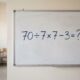 Sem calculadora: você consegue resolver 70 ÷ 7 × 7 − 3 em 30 segundos?
