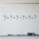 Quem estudou matemática nos anos 80 e 90 deveria lembrar desta regra: quanto é 7 × 7 + 7 − 7 ÷ 7?