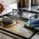 Misturar limoneno natural de cascas cítricas com detergente neutro: para que serve o desengordurante potente que derrete a gordura da cozinha