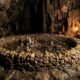 A 336 metros de profundidade, arqueólogos descobrem círculos de pedra feitos há 176,5 mil anos e levantam novas perguntas sobre os neandertais