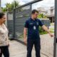Morador instala portão automático e descobre qual distância o sensor precisa ter para não fechar sobre a criança