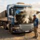 Caminhoneiro compra um truck usado por R$ 230 mil, financia em 60 vezes com parcela de R$ 5.400: no terceiro mês o motor funde na estrada, o conserto de R$ 28 mil come o lucro de três meses e ele precisa escolher entre pagar a parcela ou o mecânico