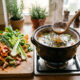 Sem desperdício, nem caldos ultraprocessados: a melhor forma de reaproveitar talos e cascas de legumes para fazer caldos caseiros nutritivos